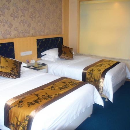 Puxi New Century Hotel Shanghai Bagian luar foto
