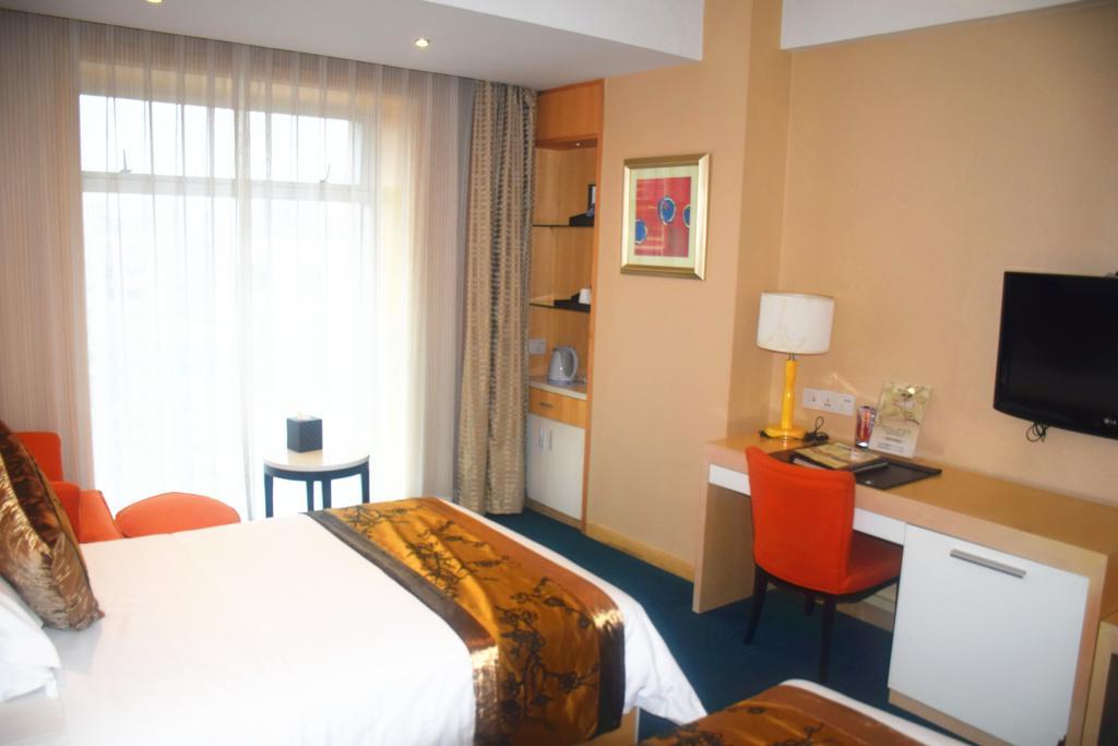 Puxi New Century Hotel Shanghai Bagian luar foto